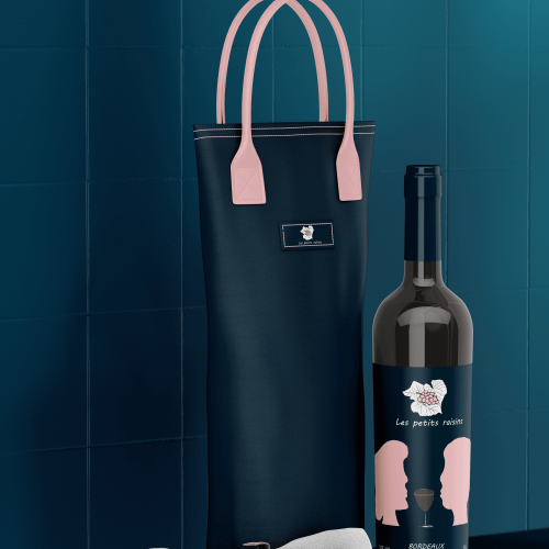 bouteille vin  et sac Les petits raisins bleu-b0533265
